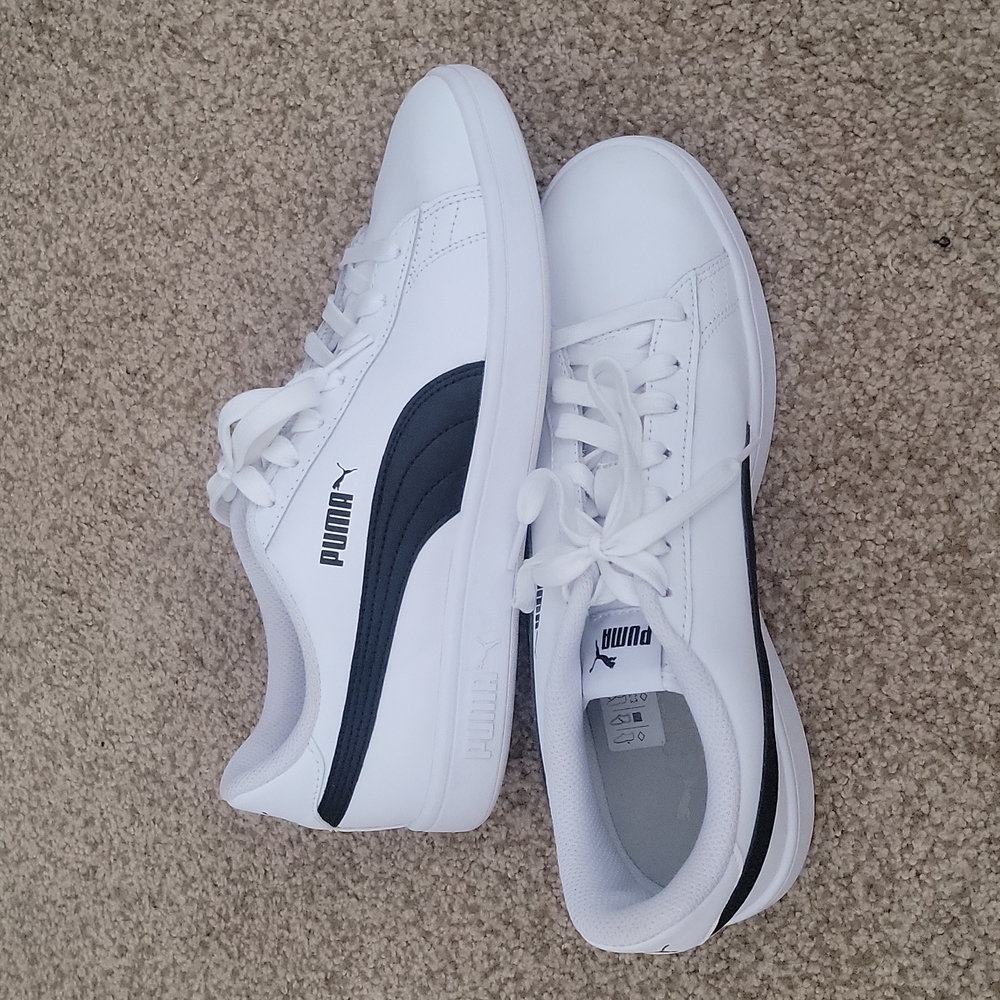 PUMA SMASH V2 LEATHER SIZE 9 SNEAKERS